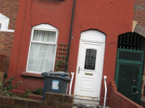 2-bedroom house for rent; Broxholme Ln (17)